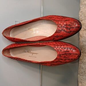SALVATORE FERRAGAMO, size 8.5, red and black colo.